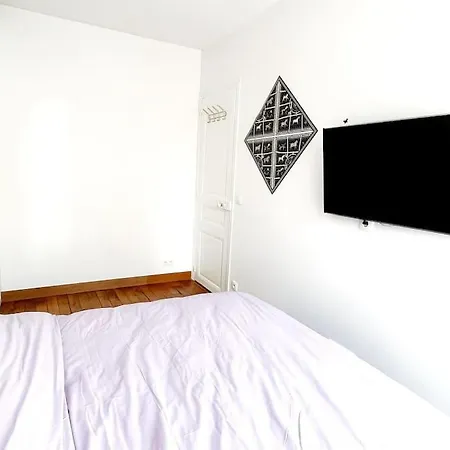 Appartement A 2 Pas Du Metro Paris