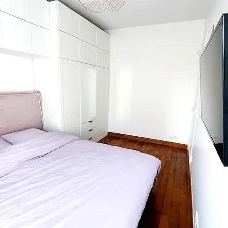 A 2 Pas Du Metro Appartement Paris