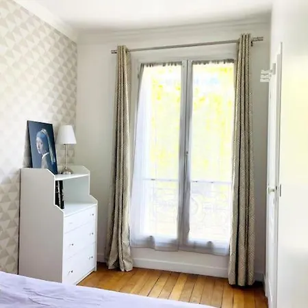 A 2 Pas Du Metro Appartement Paris