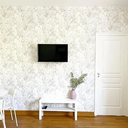 A 2 Pas Du Metro Appartement