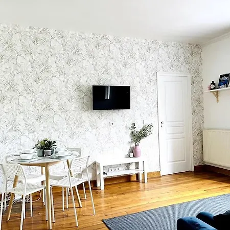 A 2 Pas Du Metro Appartement Paris
